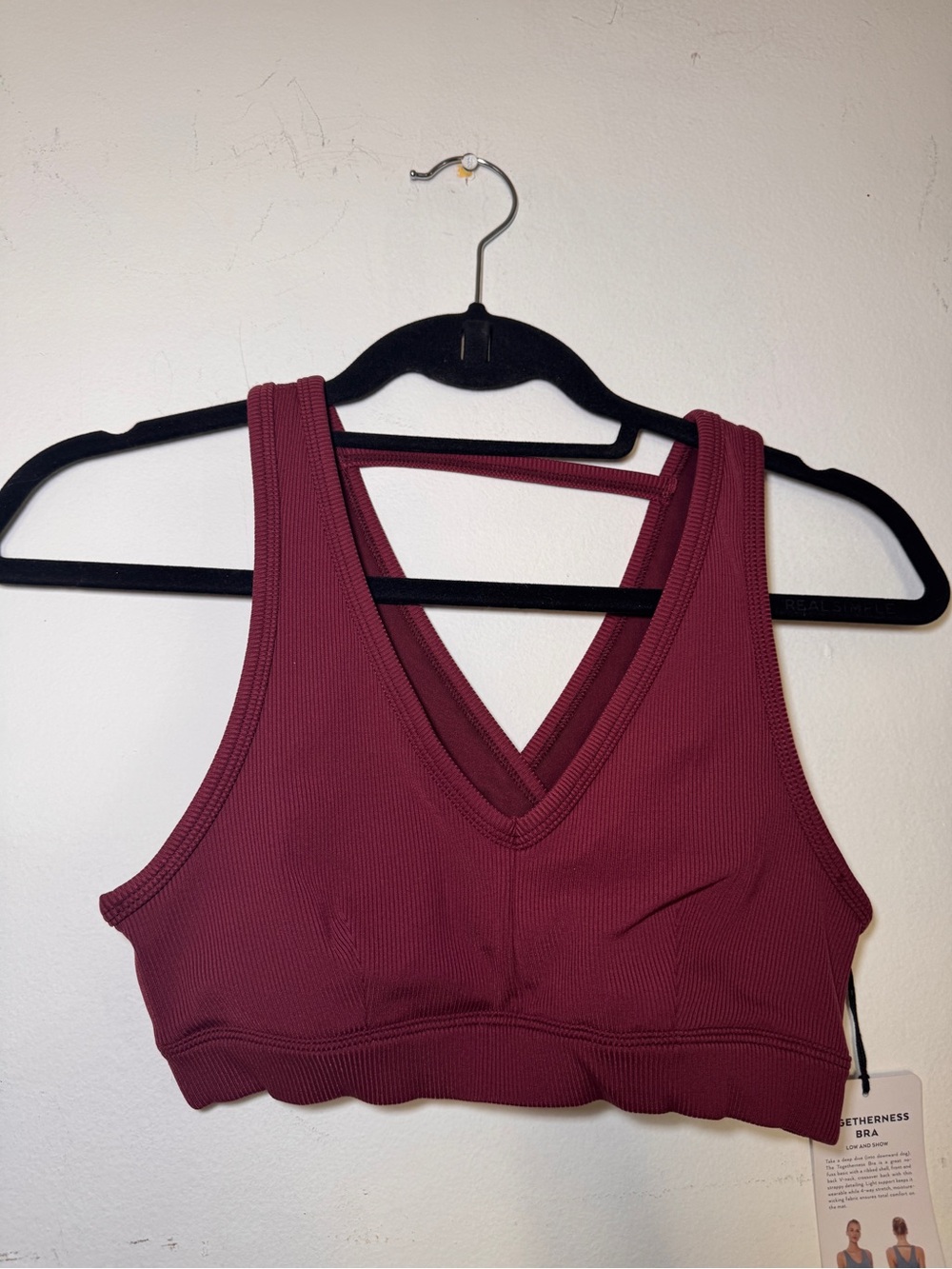 ALO Yoga V-Neck Ribbed Sports Bra in Burgundy